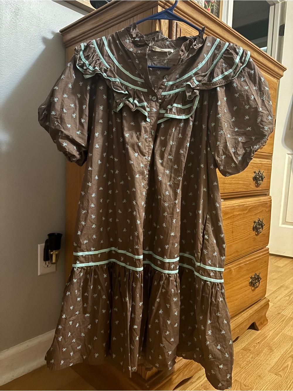 entro Brown Ruffle Dress with Mint Trim and bows
